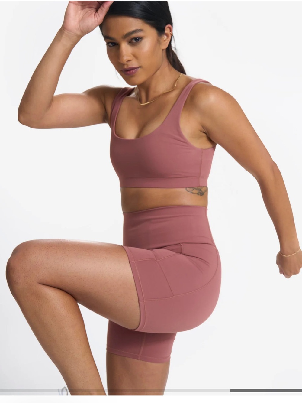 Vuori Daily Bra in Rosewood size small
